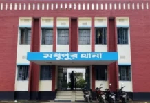 পরিত্যক্ত সেপটিক ট্যাংক থেকে ছাগল উদ্ধার করতে