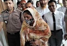 রামিসার মায়ের সাক্ষ্য : স্বপ্নাকে বারবার বললাম, বইন দরজাটা খোল কিন্তু খোলে নাই