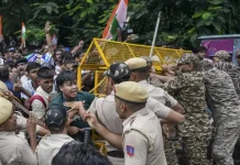 বিক্ষোভ চালিয়ে যাওয়ার ঘোষণা ককরোচ জনতা পার্টির